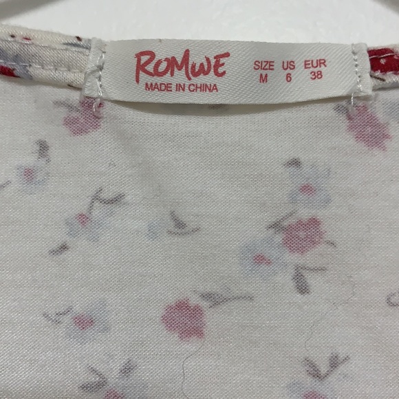 Floral Crop Top - Picture 2 of 5